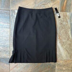 Tahari Arthur S. Levine Black Skirt Style Henry Size 2
